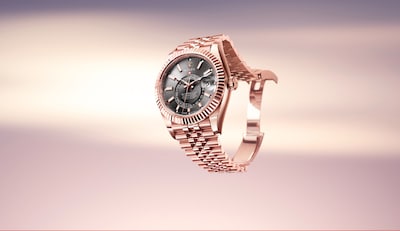 Rolex Sky Dweller Rose image