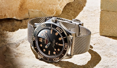OMEGA Bond Day 60th Anniversary- lead Article 2.png image