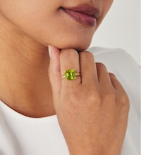 Image of Kiki McDonough model for Rings category image