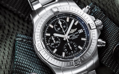 breitling avenger watches calibre image