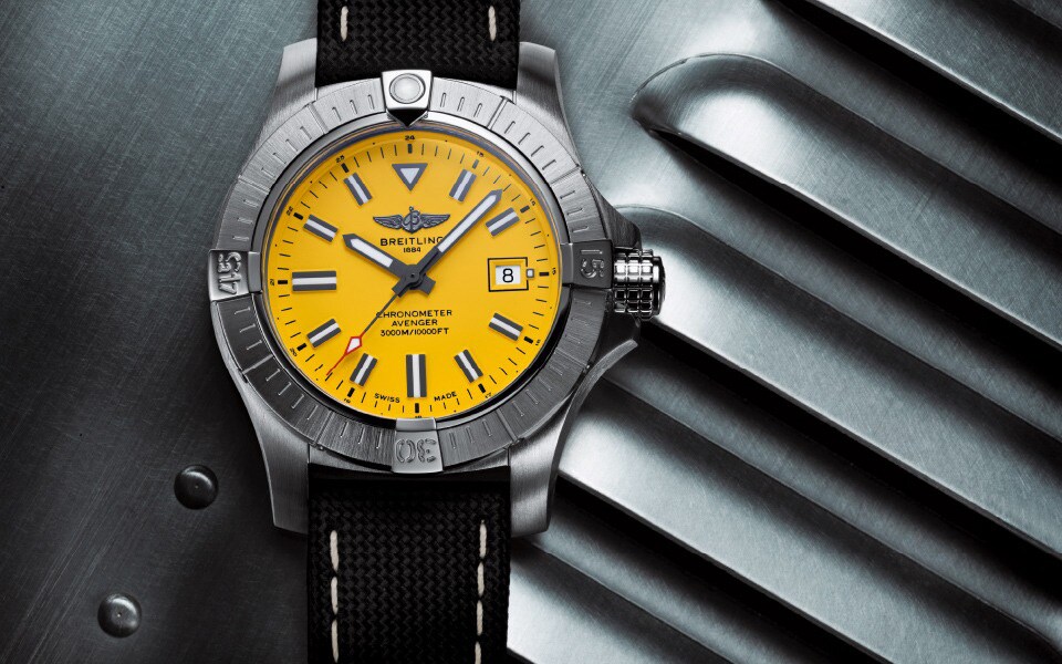 breitling avenger watches calibre image