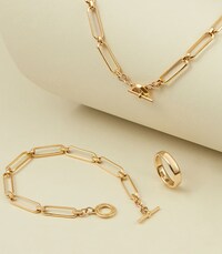 Discover our exclusive 18ct Yellow Gold Collection, celebrating 250 years of Mappin & Webb image