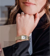 An image of a woman wearing Sekonda watch image