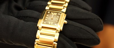 Vintage and Pre-owned Watches image