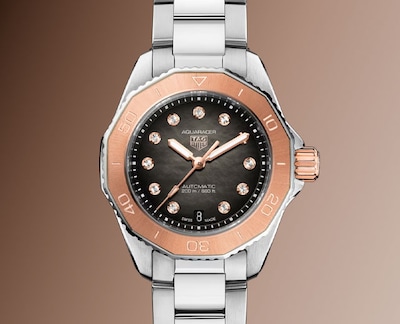 Image of TAG Heuer Aquaracer on gradient background image